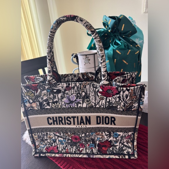 Christian Dior Book Tote Mille Fleur Floral Tote Bag Medium - Picture 2 of 4